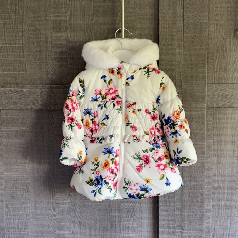 2/$60⭐️Rothschild floral coat and mitts set